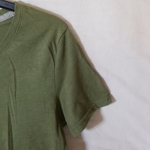 Time and Tru Camo Green‎ Short Sleeve V-Neck Tee Size L - Picture 5 of 6
